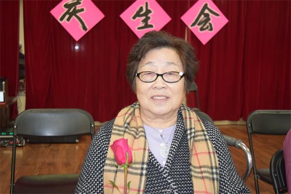 寿星张秀英