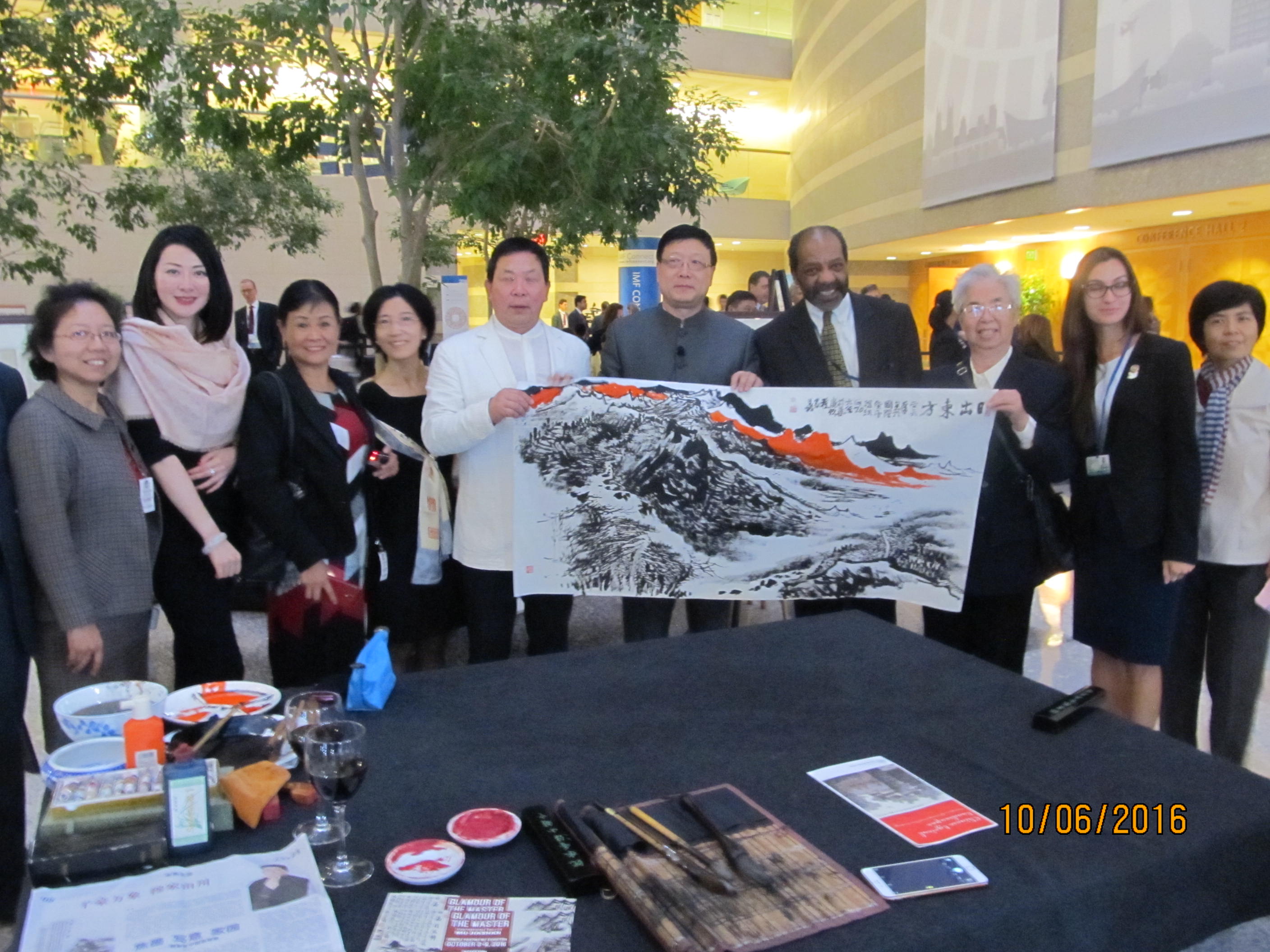 雄鹰展翅 翱翔云天 《笔底波澜 千毫凿空 解读穆家善焦墨山水探索